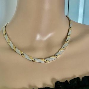 Elegant Chocker Set XOXO